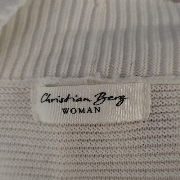Chic White Women's Cardigan. - Picture 2 of 5